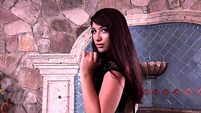 Smoking Hot Melody Wylde Teases, Shows Off Her Body &amp;