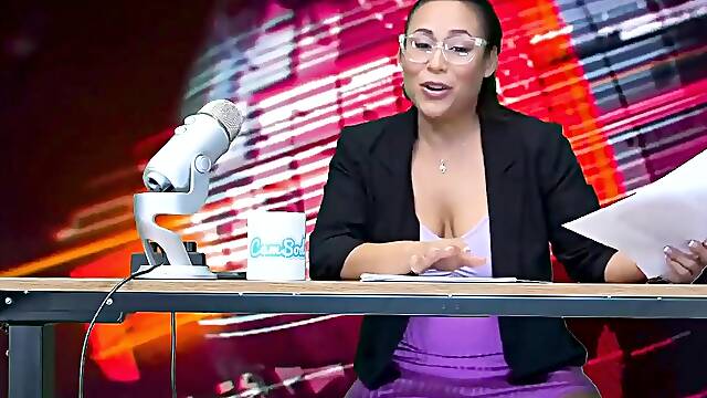 Camsoda Spex babe rides sybian