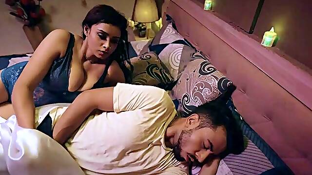 Cute brunette amateur babe sosha masturbating