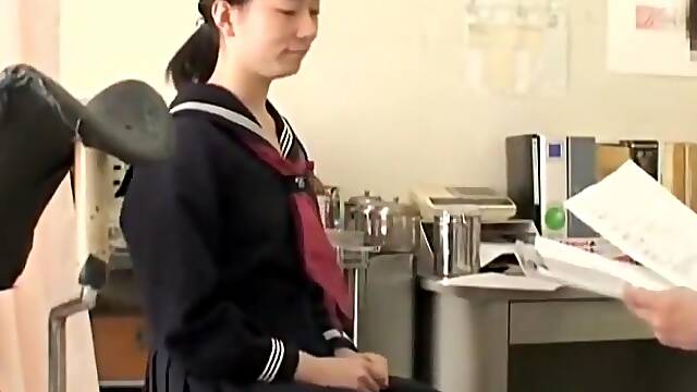 Kiki&amp;#039;s asian parking place gets drilled in real gyno video