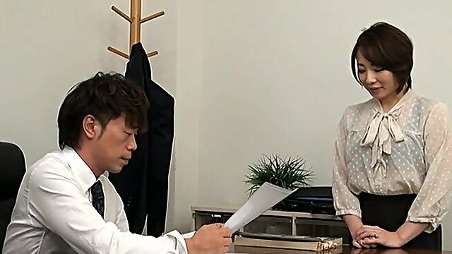 Narumiya Iroha moans while getting dicked by her dirty boss