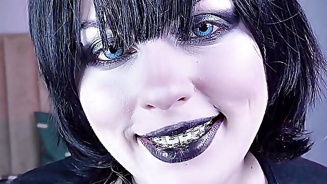 Vampire Mavis Dracula Became Cum Eater After Jerking You off