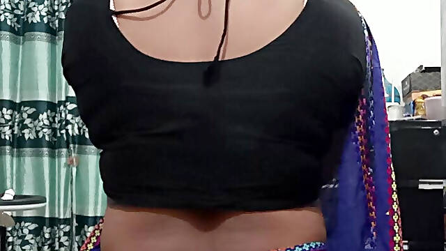 Deshi boudi shows her 38 size boobes and juicy pussy.