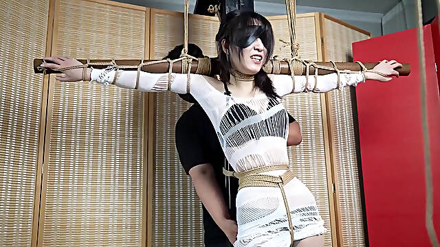 Xr32- Tie the Girl to the Cross
