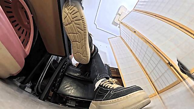 8K VR 360 Tony shoes and socks humiliation C4sgiantess26