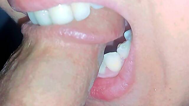 Romantic seen hot girlfriend sex pakistani aunty to pora lun he kha jany lagi thi uff so hot and sex girl