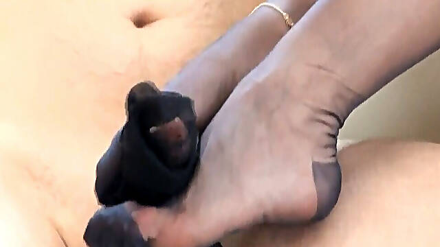 Horny Jerking off in the Stockings