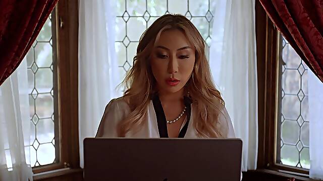 Isiah Maxwell and Richard Mann pound Nicole Doshi's tight ass in a wild anal threesome